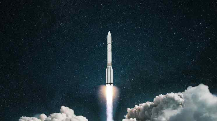 Picture of a spaceship taking off